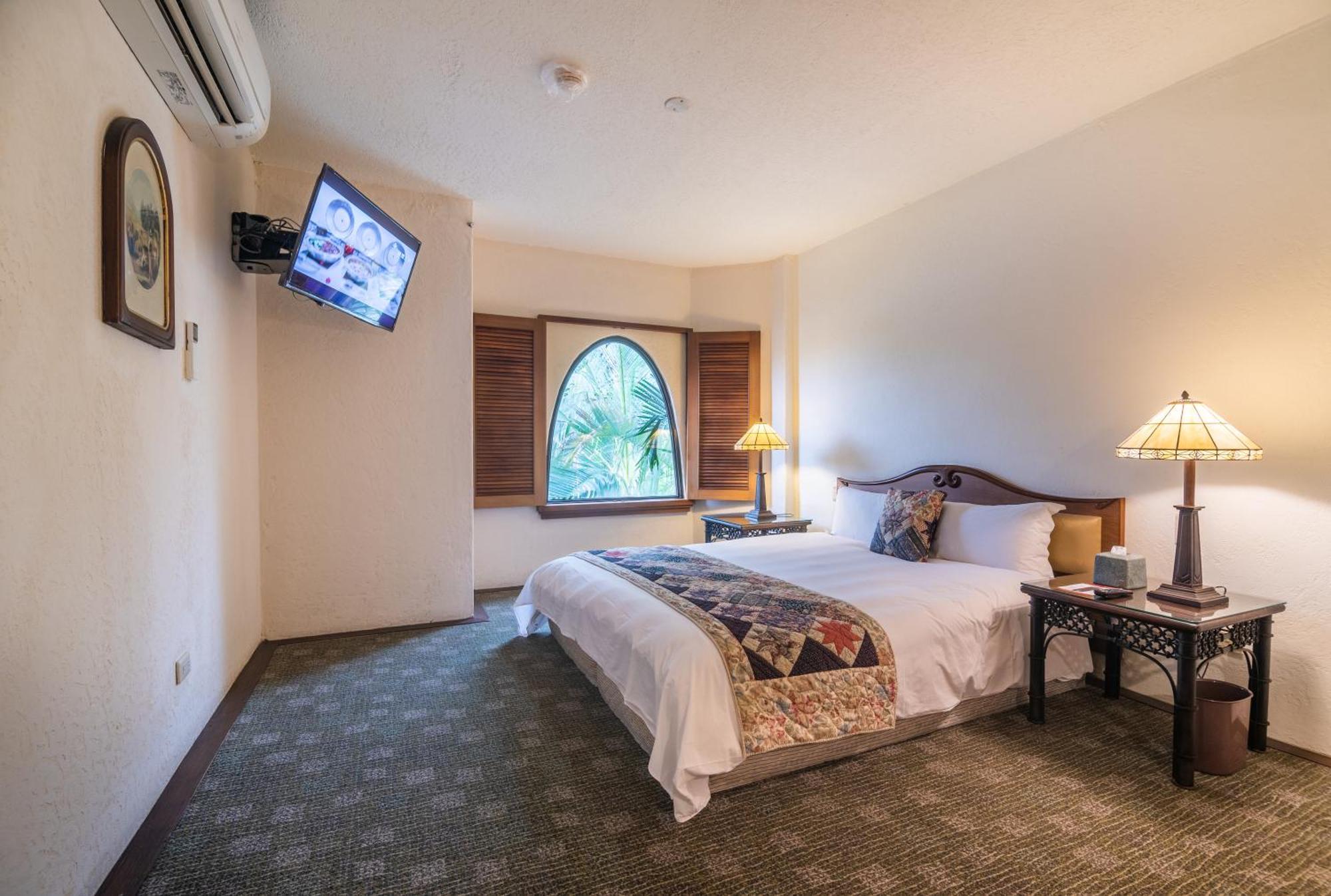 Promisedland Resort & Lagoon Shoufeng Exterior foto A room at the hotel