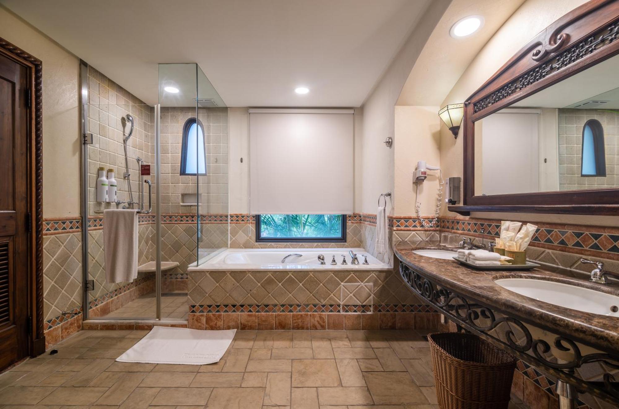 Promisedland Resort & Lagoon Shoufeng Exterior foto Bathroom