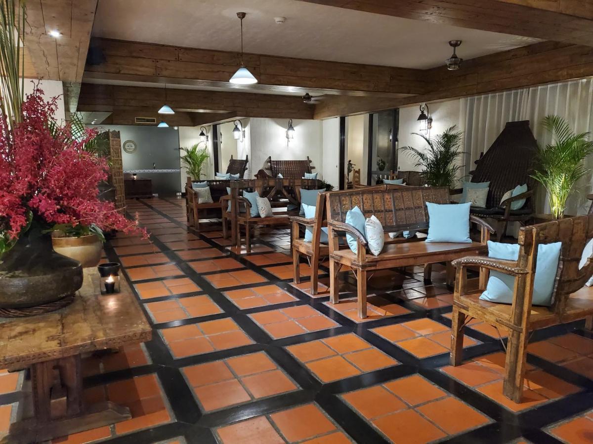 Promisedland Resort & Lagoon Shoufeng Exterior foto The lobby of the hotel
